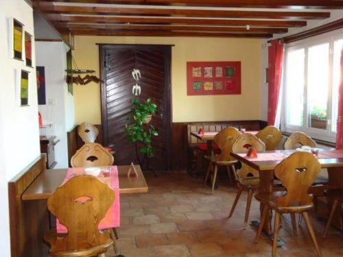 Hotel Restaurant Le Chalet Cortaillod Exterior photo